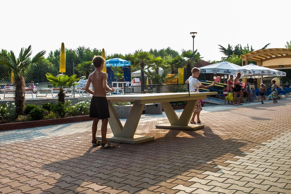 Baia Holiday Gasparina Castelnuovo del Garda Exterior foto