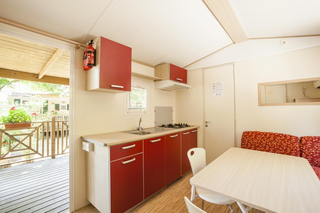 Baia Holiday Gasparina Castelnuovo del Garda Habitación foto